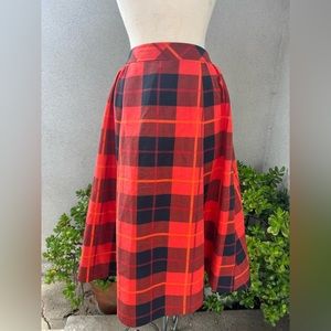 Kate Spade plaid red black skirt Sz 4 Cotton blend with pockets